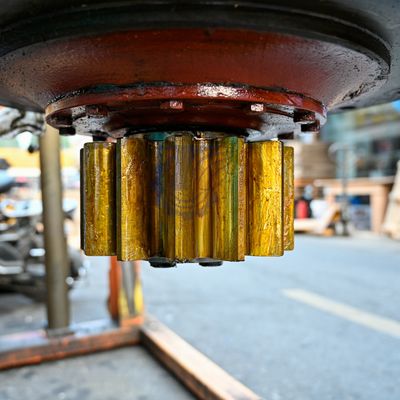 HD1430 最終駆動 カトー 掘削機 スウィイング 減速器 スウィイング 減速器 ギアボックス
