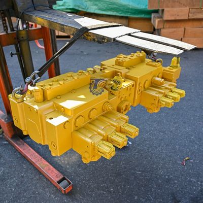 295-7767 295-7747 295-7745 295-7747 キャタピラー 365C 374D 385C 390D 掘削機のためのメイン制御バルブ組