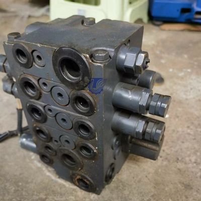 723-82-31100 7238231100 723-82-30100 コマツー向け FD35/40-10 FD35Y/40Y-10 FD40Z-10 FD45-10フォークリフトパーツ